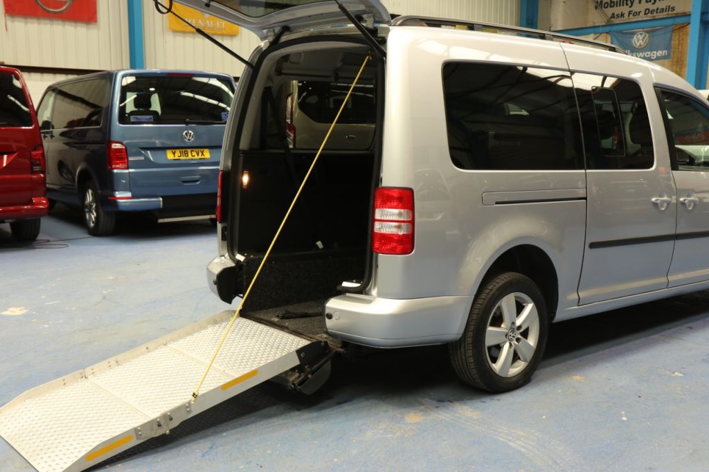 VW Caddy Long Floor mobility 4 seat