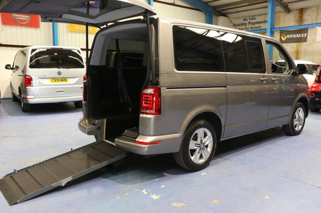 VW Shuttle SE Lowered floor Extra head height