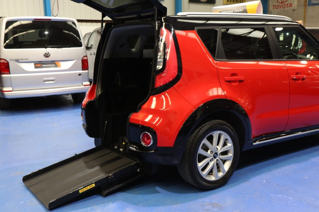 Kia Soul Auto wheelchair access kr18