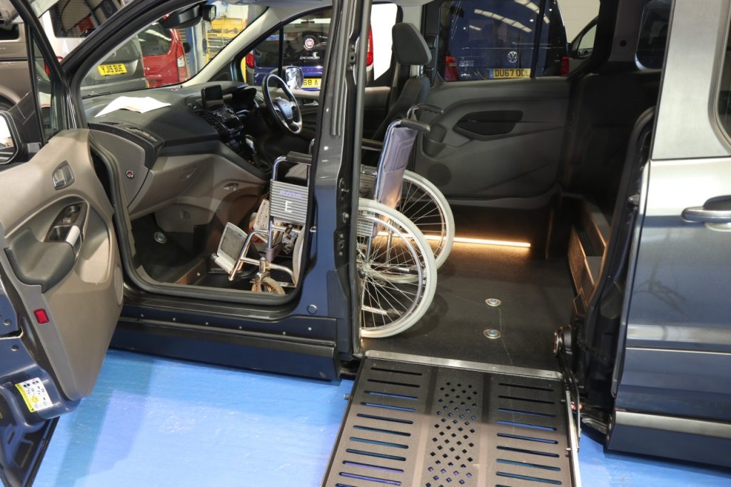 Ford Connect Wheelchair Upfront Car yx70dw