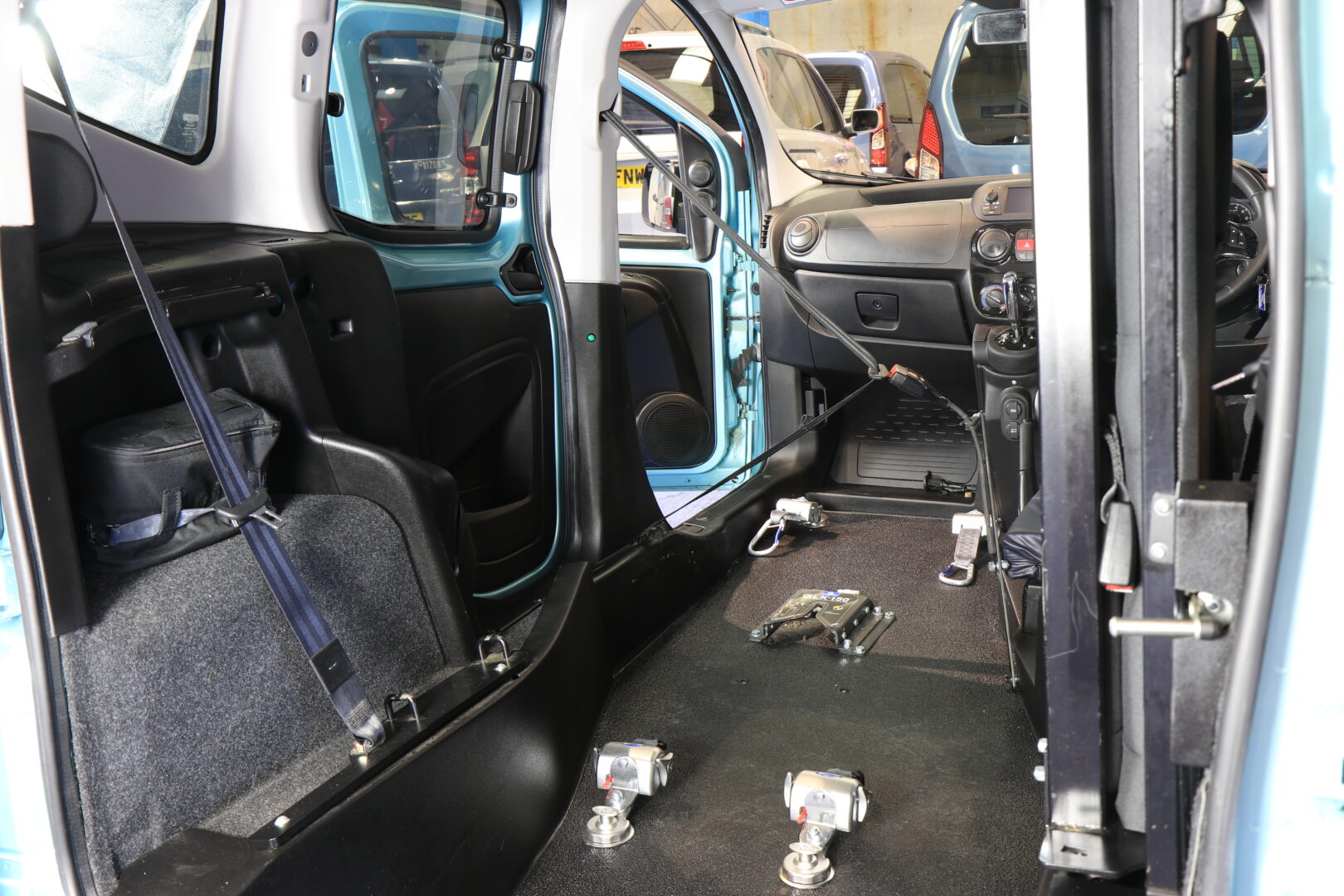 Fiat Qubo Upfront dy66 wlg