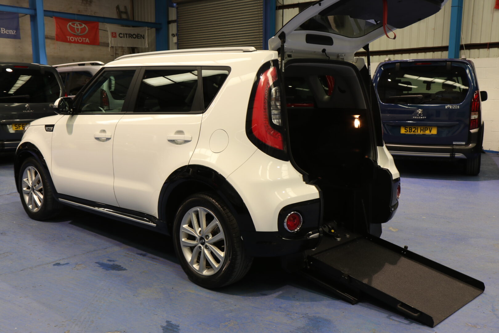 Kia Soul Wheelchair Vehicle Kr67 unh