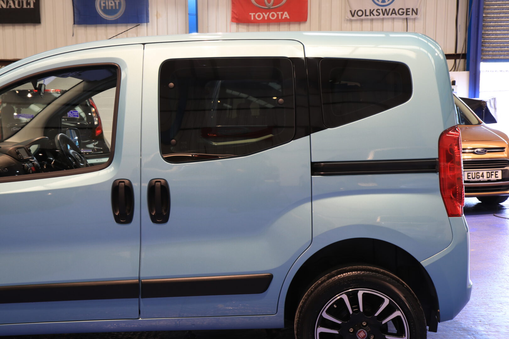 Fiat Qubo Upfront dy66 wlg