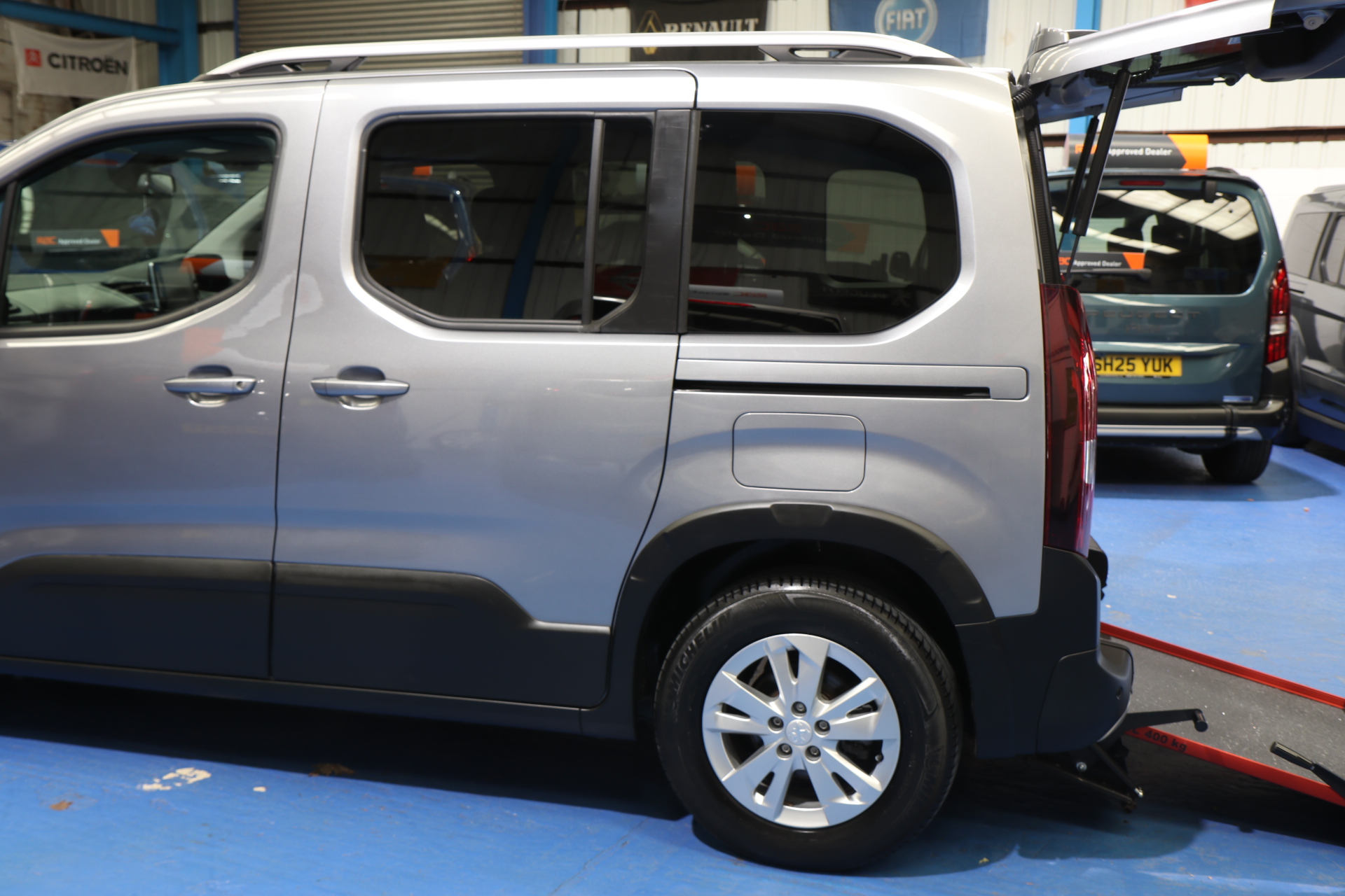 Rifter Wheelchair Vehicle sh71 fyp