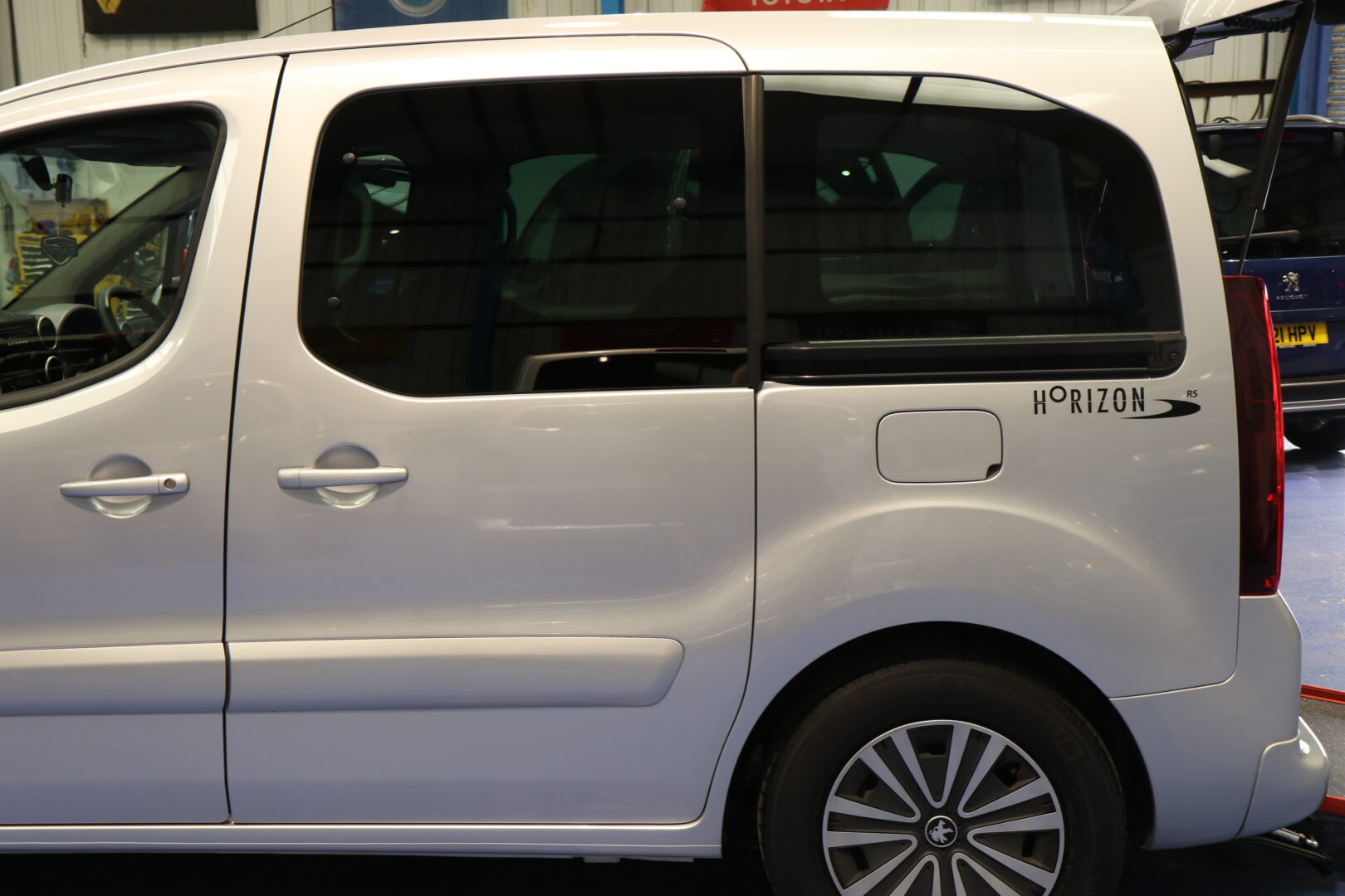 Partner Wheelchair Car Sf18 hau