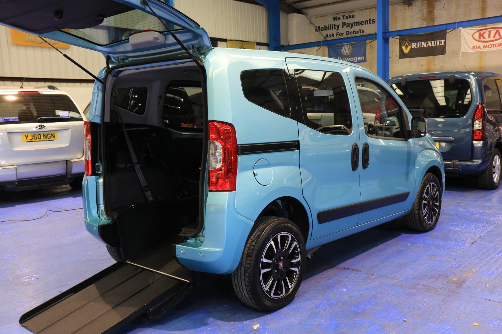 Fiat Qubo Upfront dy66 wlg