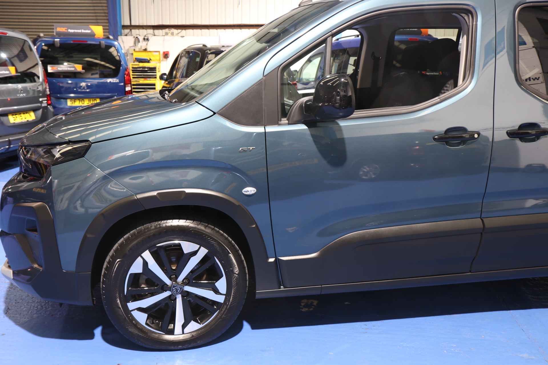 Rifter Wheelchair Car sh25 yuk