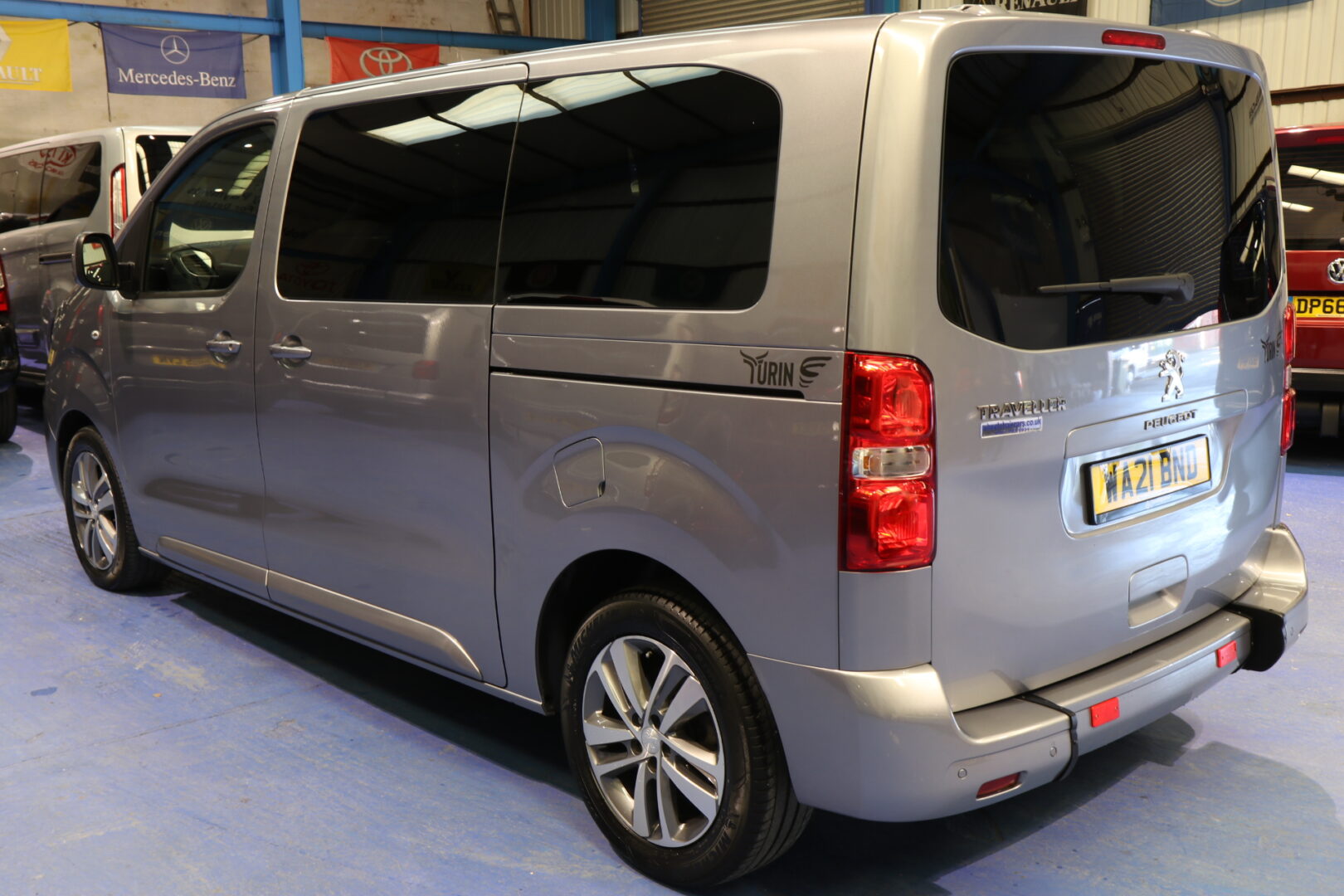 Peugeot Traveller Upfront wa21 bnd