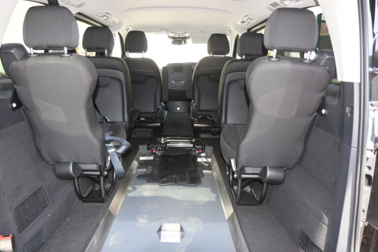 Mercedes Vito 6 seat Wheelchair Access