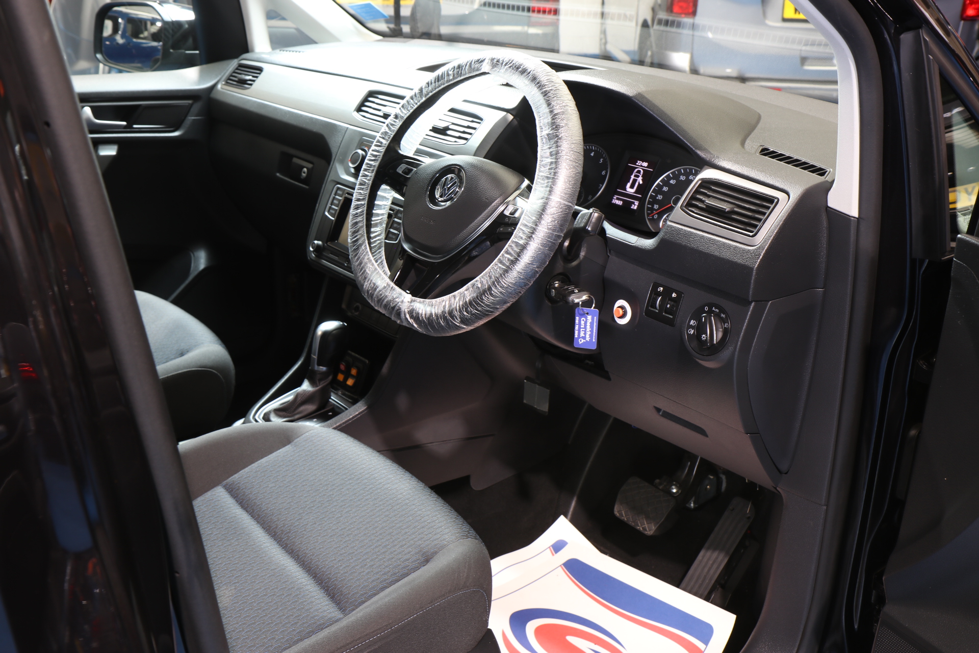 VW Caddy Transfer To Drive Car dv68