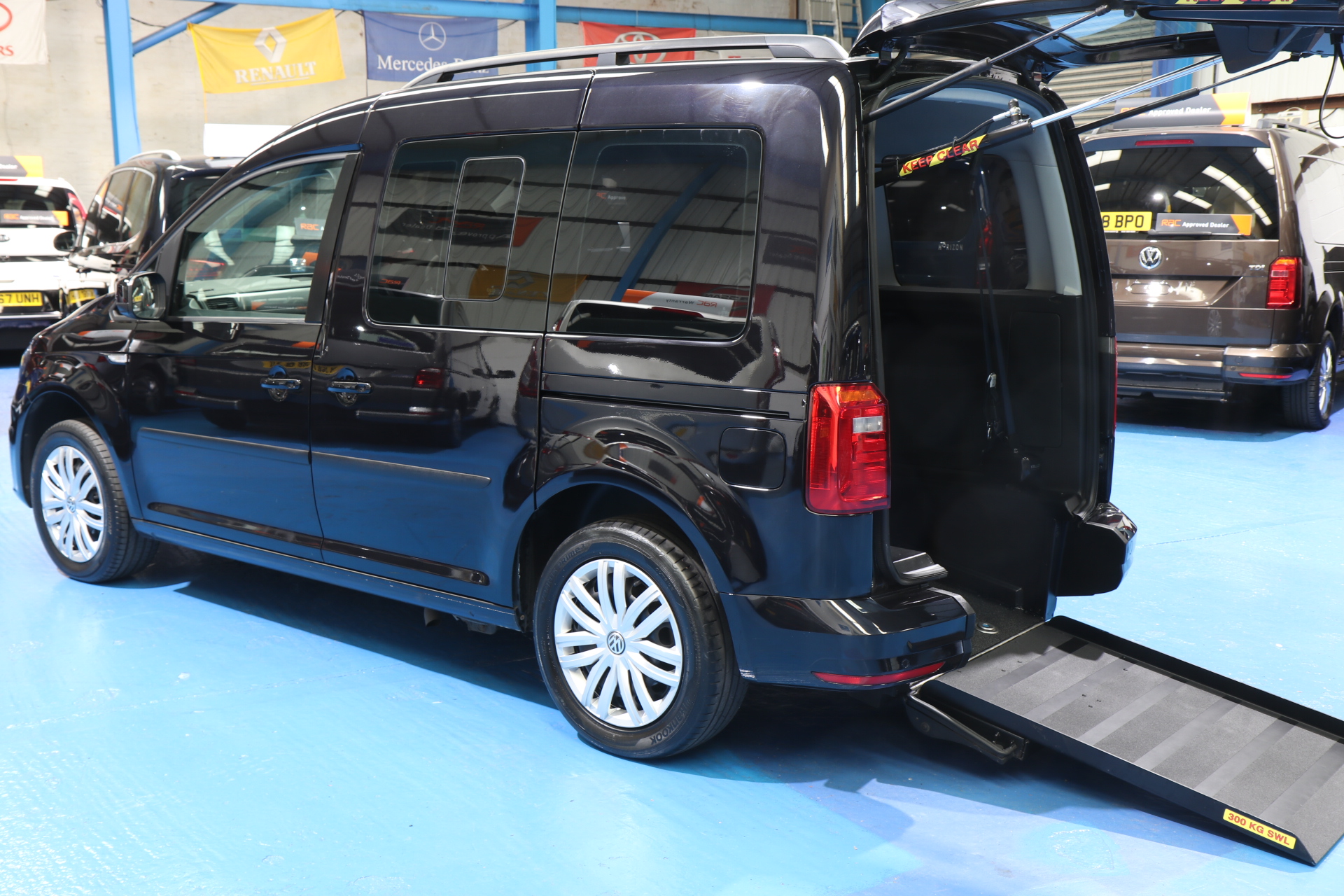 VW Caddy Transfer To Drive Car dv68