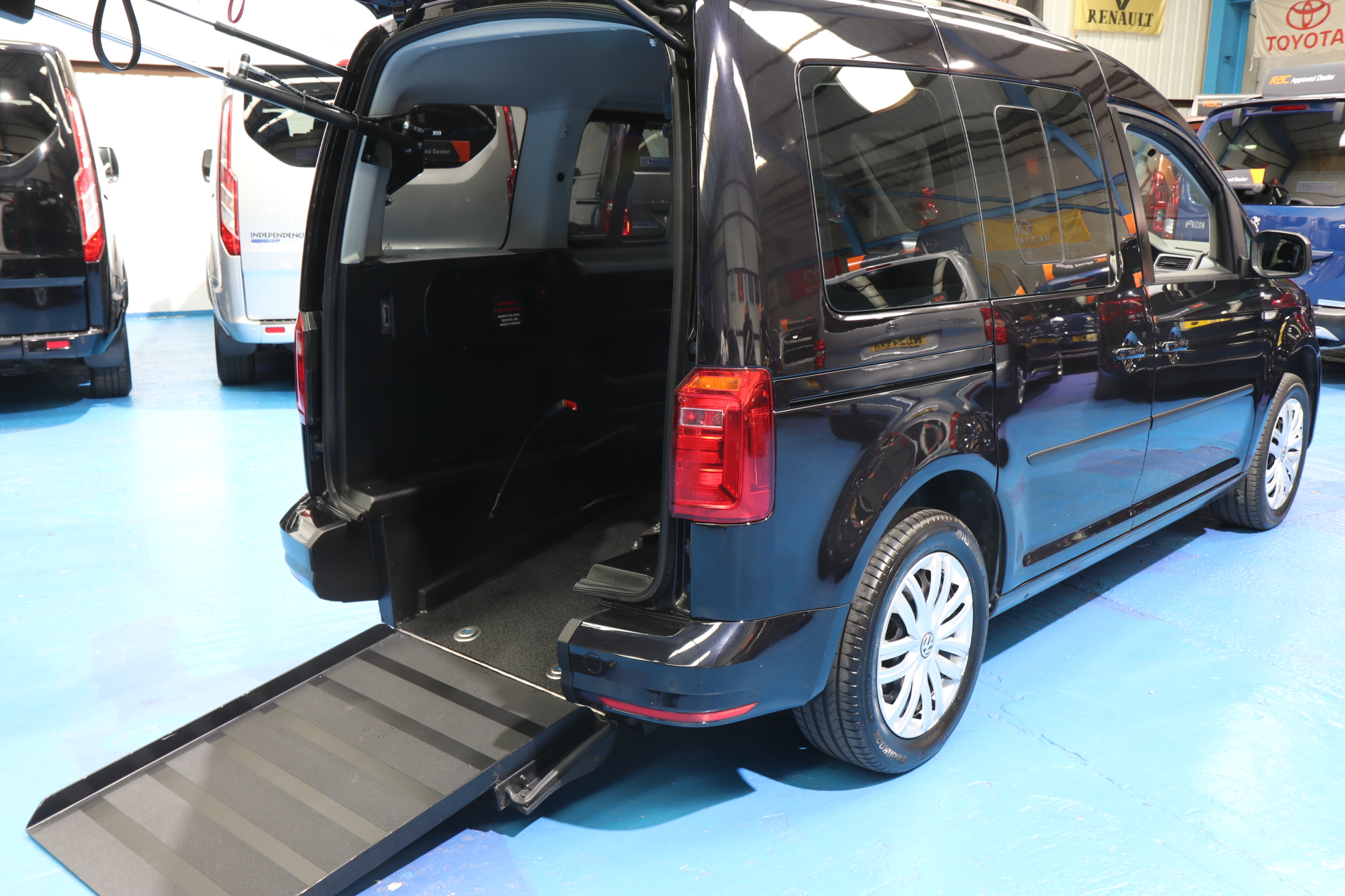 VW Caddy Transfer To Drive Car dv68