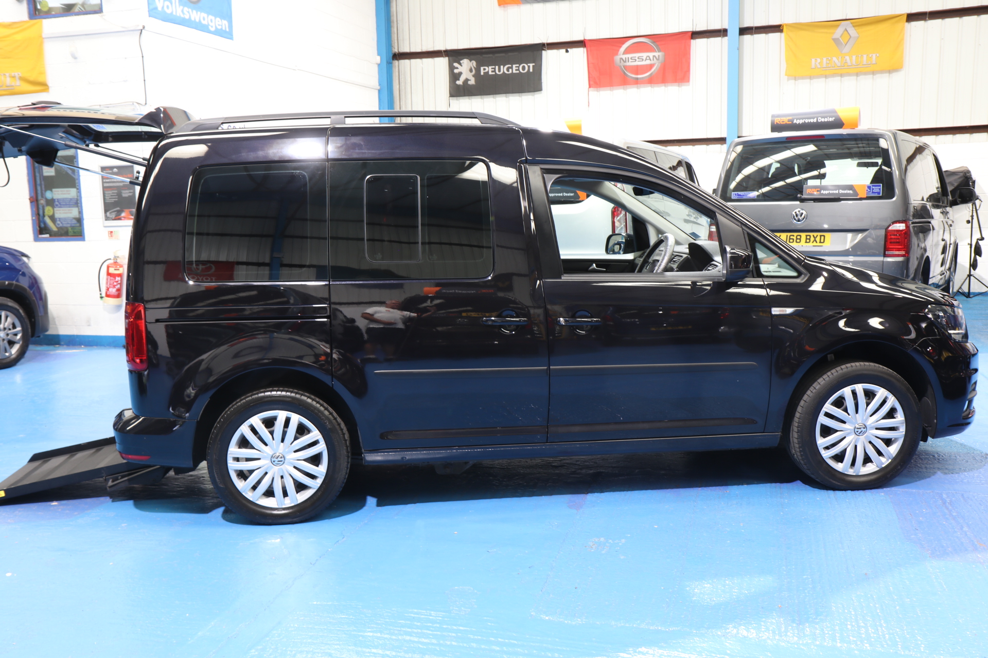 VW Caddy Transfer To Drive Car dv68