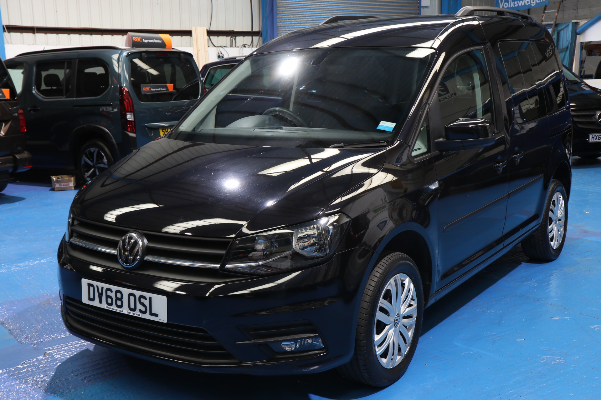 VW Caddy Transfer To Drive Car dv68