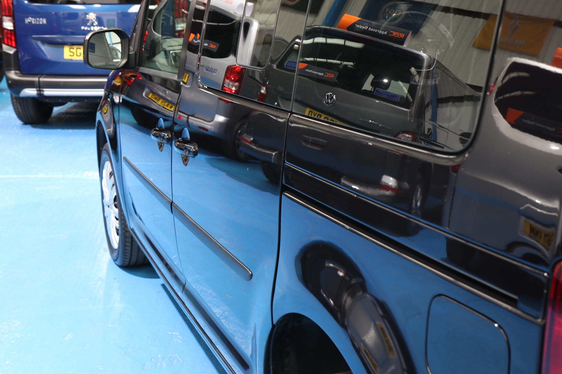 VW Caddy Transfer To Drive Car dv68
