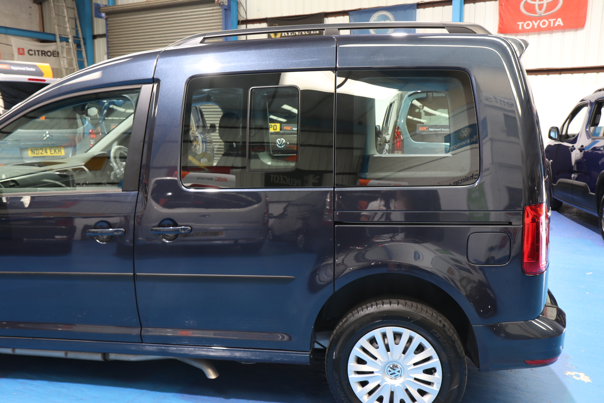 VW Caddy Transfer to Drive Wav dy21