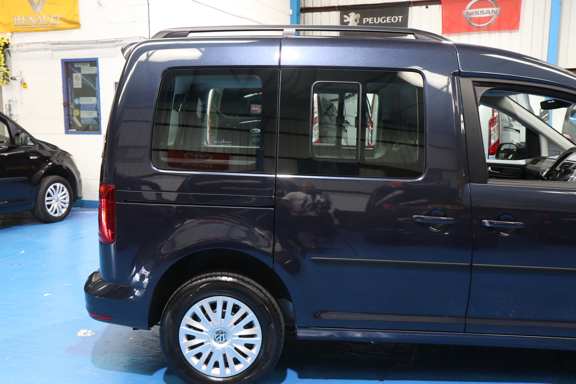 VW Caddy Transfer to Drive Wav dy21