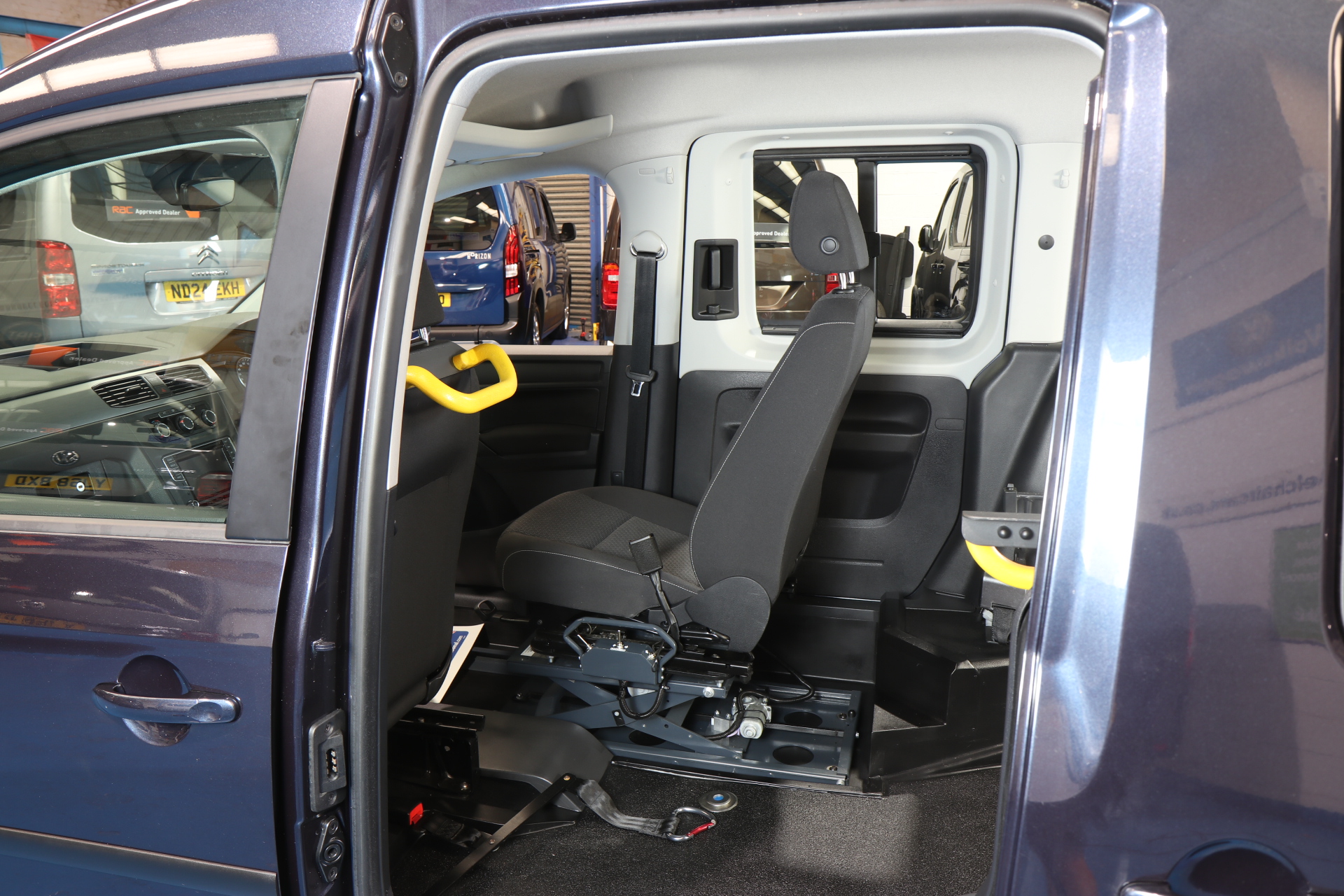 VW Caddy Transfer to Drive Wav dy21
