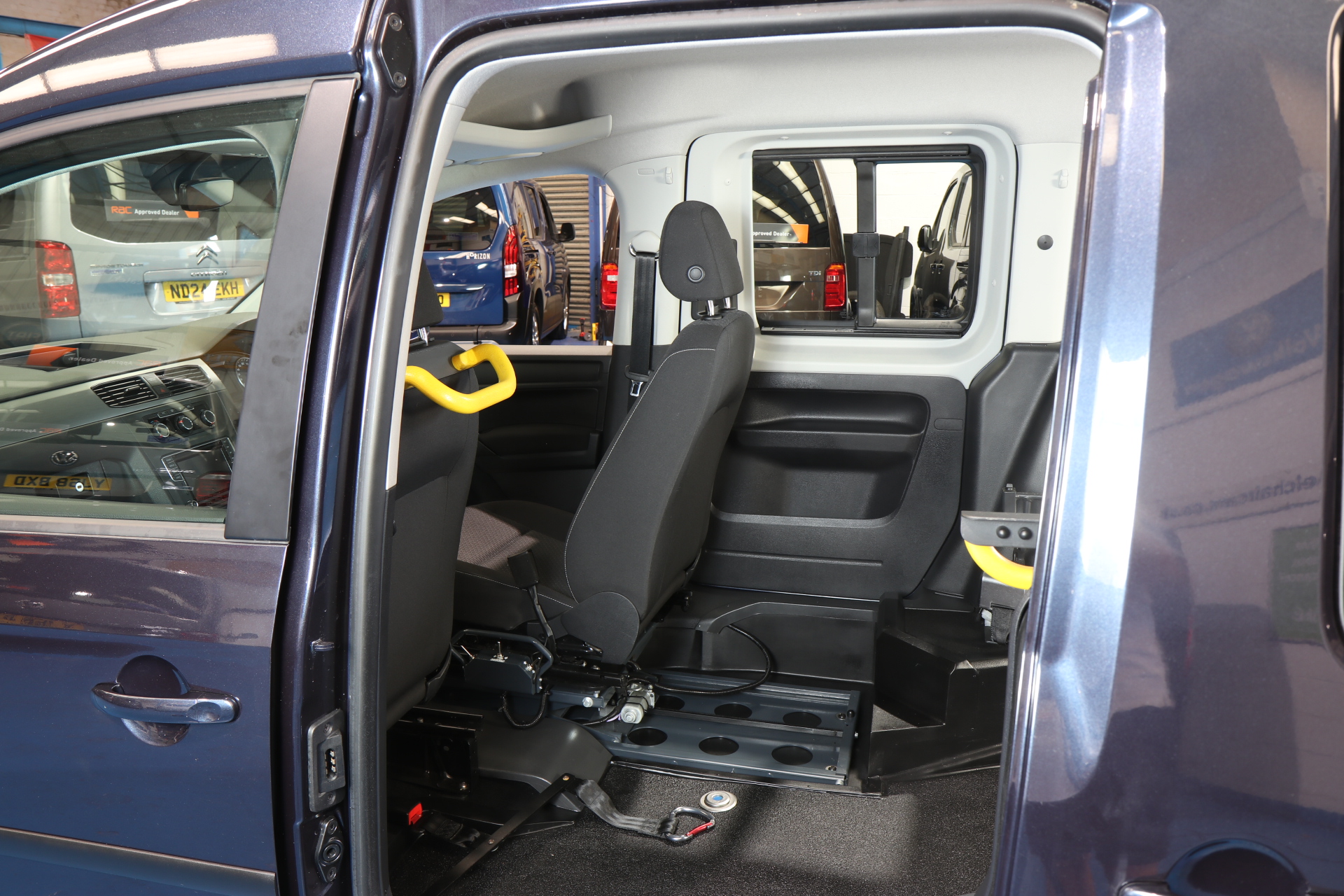 VW Caddy Transfer to Drive Wav dy21
