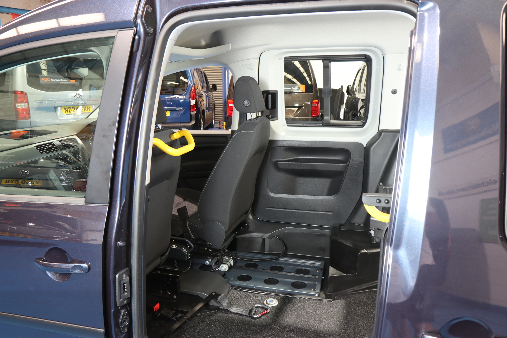 VW Caddy Transfer to Drive Wav dy21