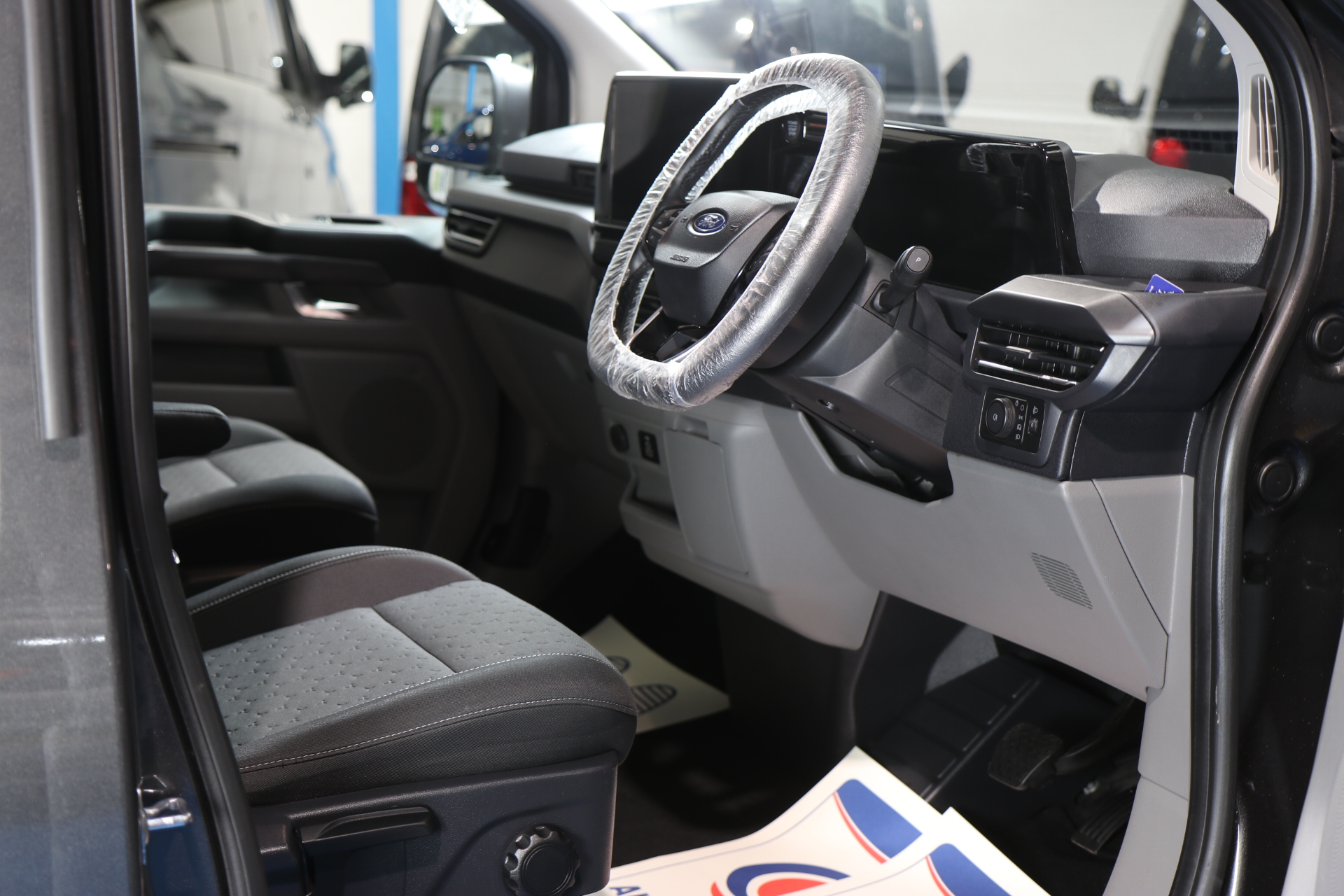 Ford Tourneo Custom Wheelchair Car Auto 6 Seats