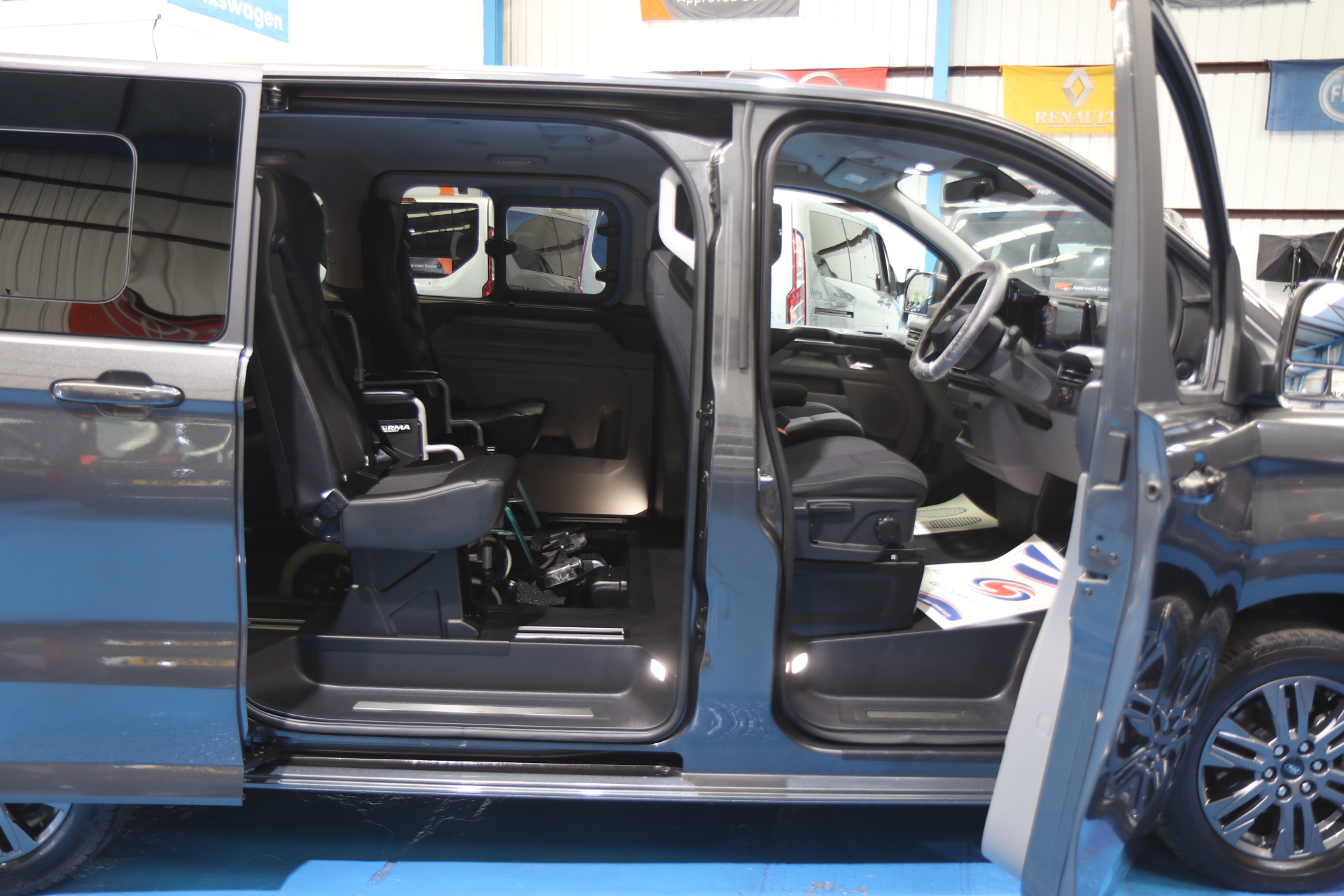 Ford Tourneo Custom Wheelchair Car Auto 6 Seats
