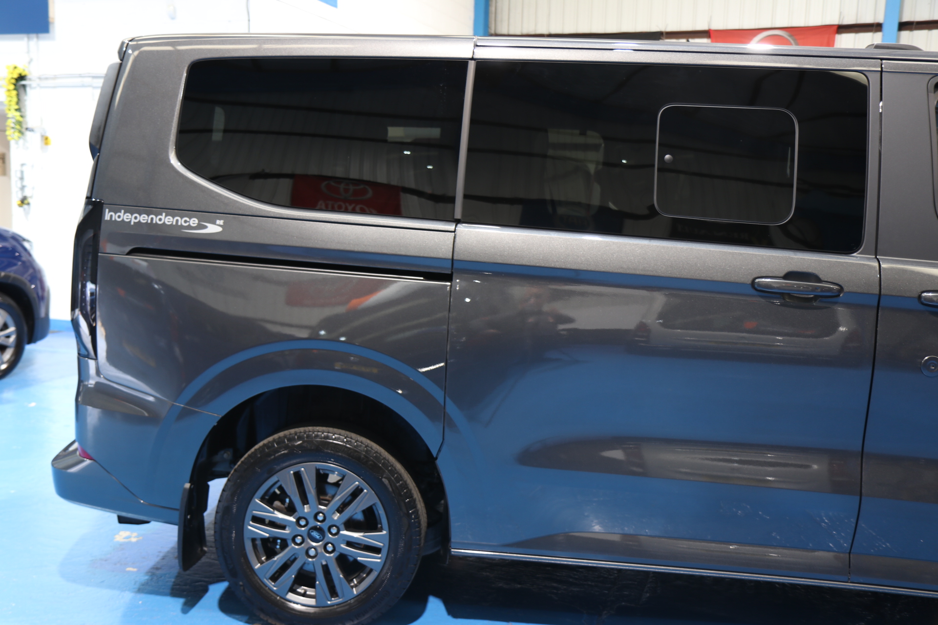 Ford Tourneo Custom Wheelchair Car Auto 6 Seats
