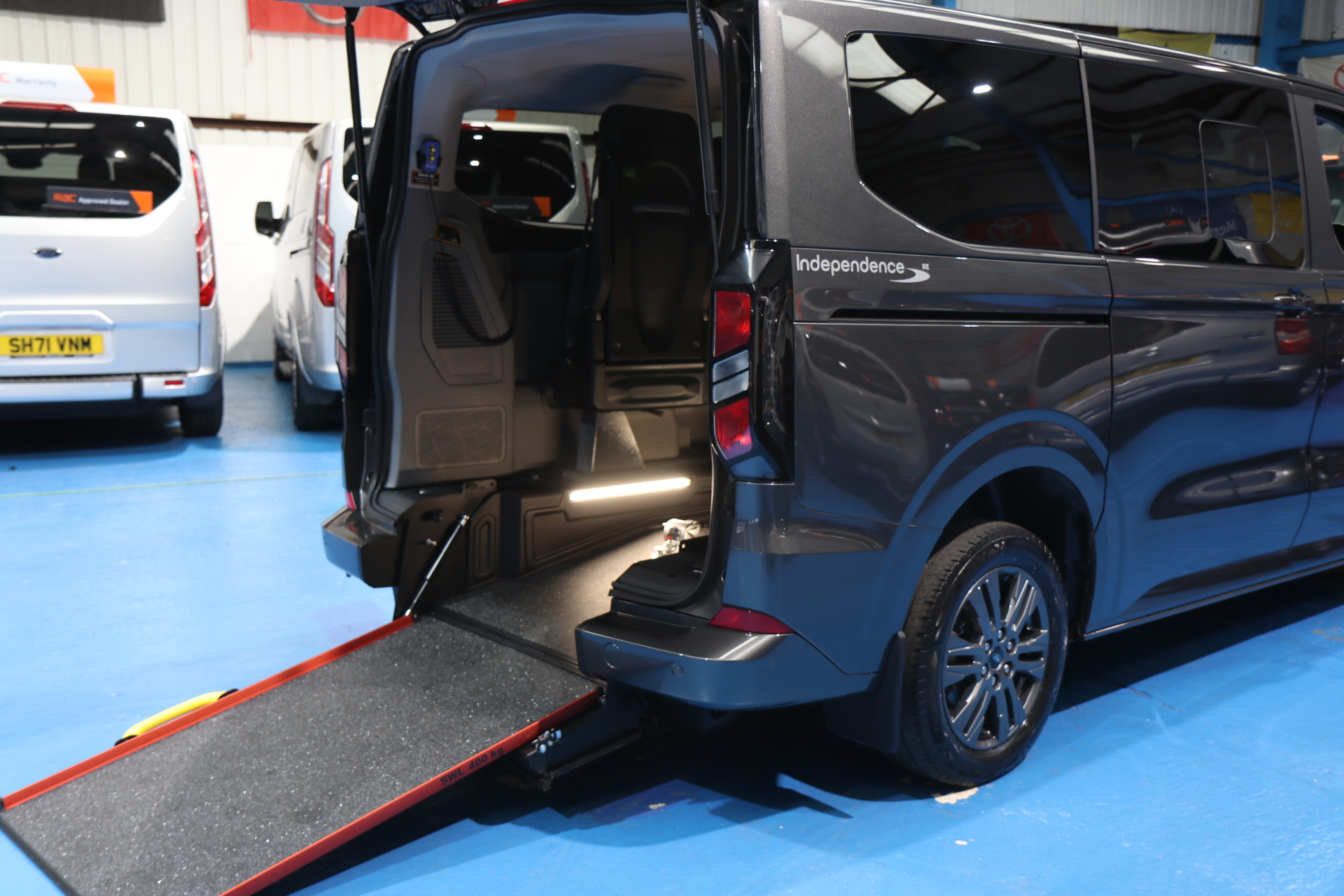Ford Tourneo Custom Wheelchair Car Auto 6 Seats