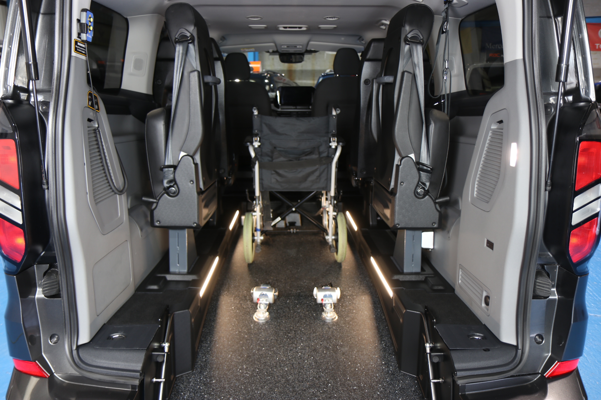 Ford Tourneo Custom Wheelchair Car Auto 6 Seats