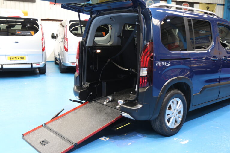 Peugeot Rifter Wheelchair Car sb21htp