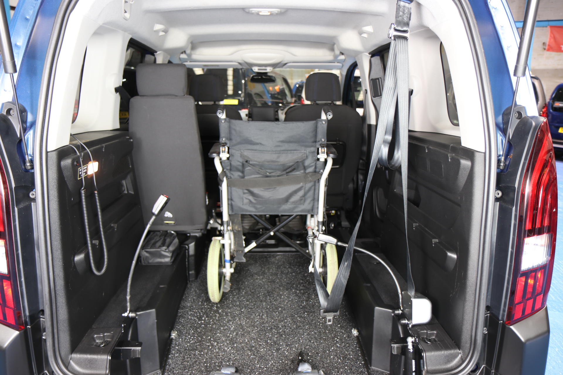 Peugeot Rifter Wheelchair Car sb21htp